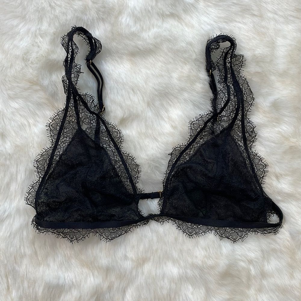 Victoria’s Secret black lace bralette size small no padding unlined